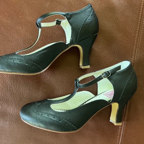Pin Up Couture black T strap 50’s 60’s rockabilly nwt heels size 10 - Picture 2 of 5